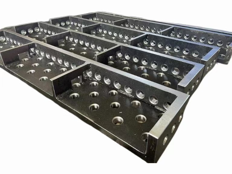 Mikä todella tekee parhaan hitsauspöytälevyn teräksestä tai valuraudasta